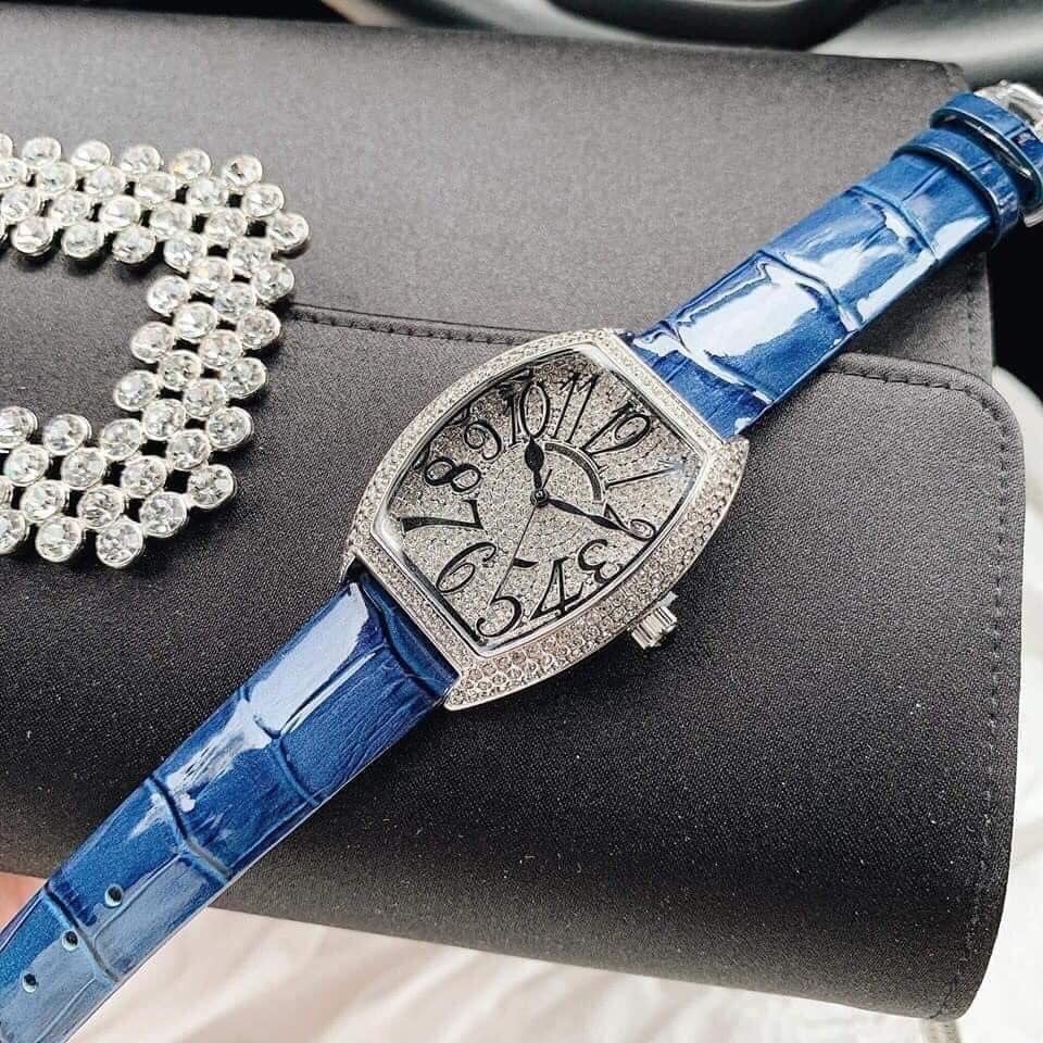 Unisex Leather Strap Watch✨