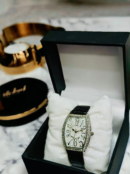 Unisex Leather Strap Watch✨