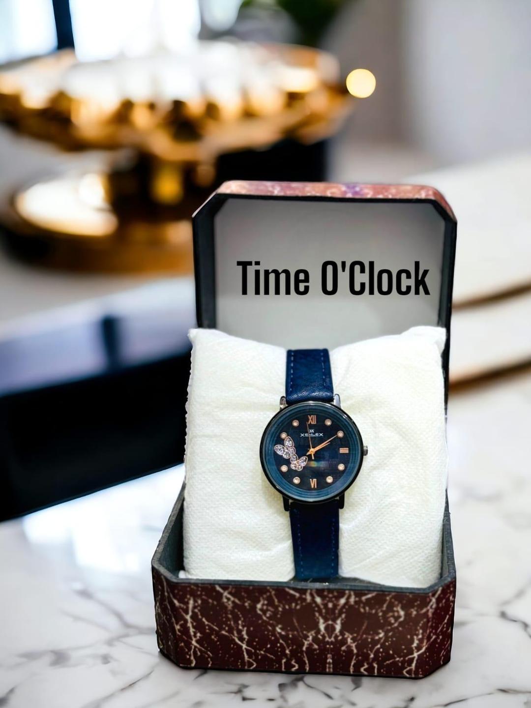 Decent Ladies Watch , 10 Different Amazing Colour